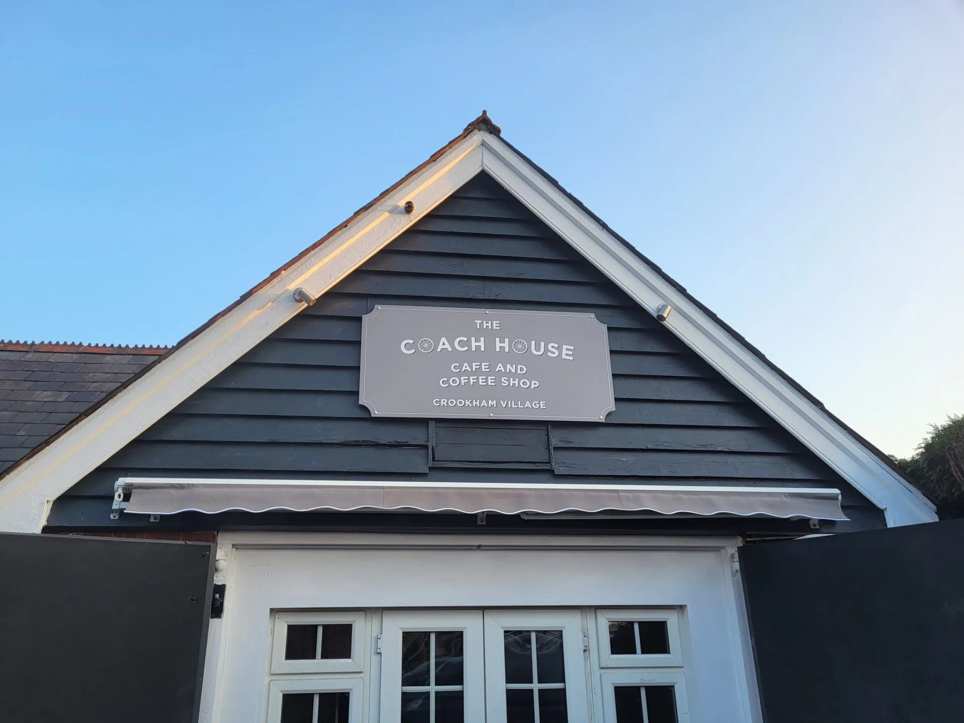 the coach house cafe exterior